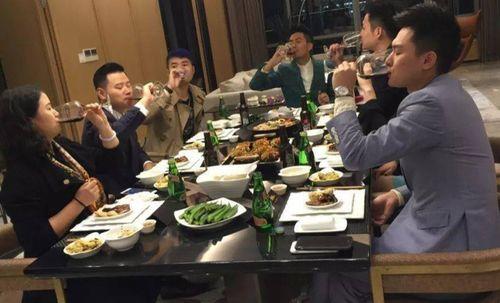 办公室白领遭遇职场潜规则 潍坊摩天轮渤海之眼吃瓜视频,揭秘办公室白领职场潜规则众生相